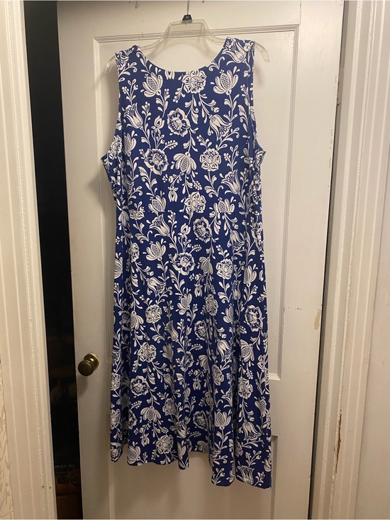 croft & barrow Dresses & Skirts - croft & barrow Blue and White Floral Midi Dress